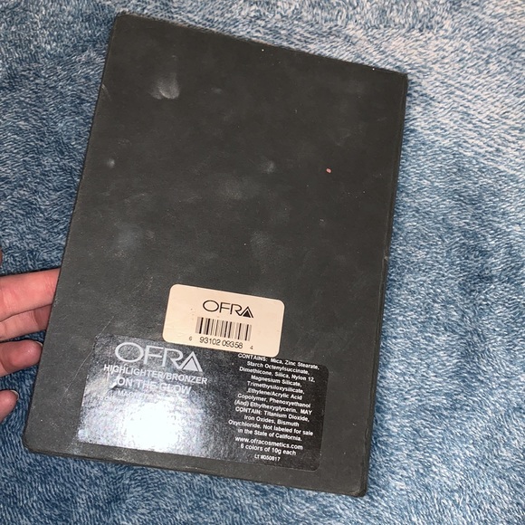 Ofra on the glow highlighter/bronzer palette - Picture 3 of 12